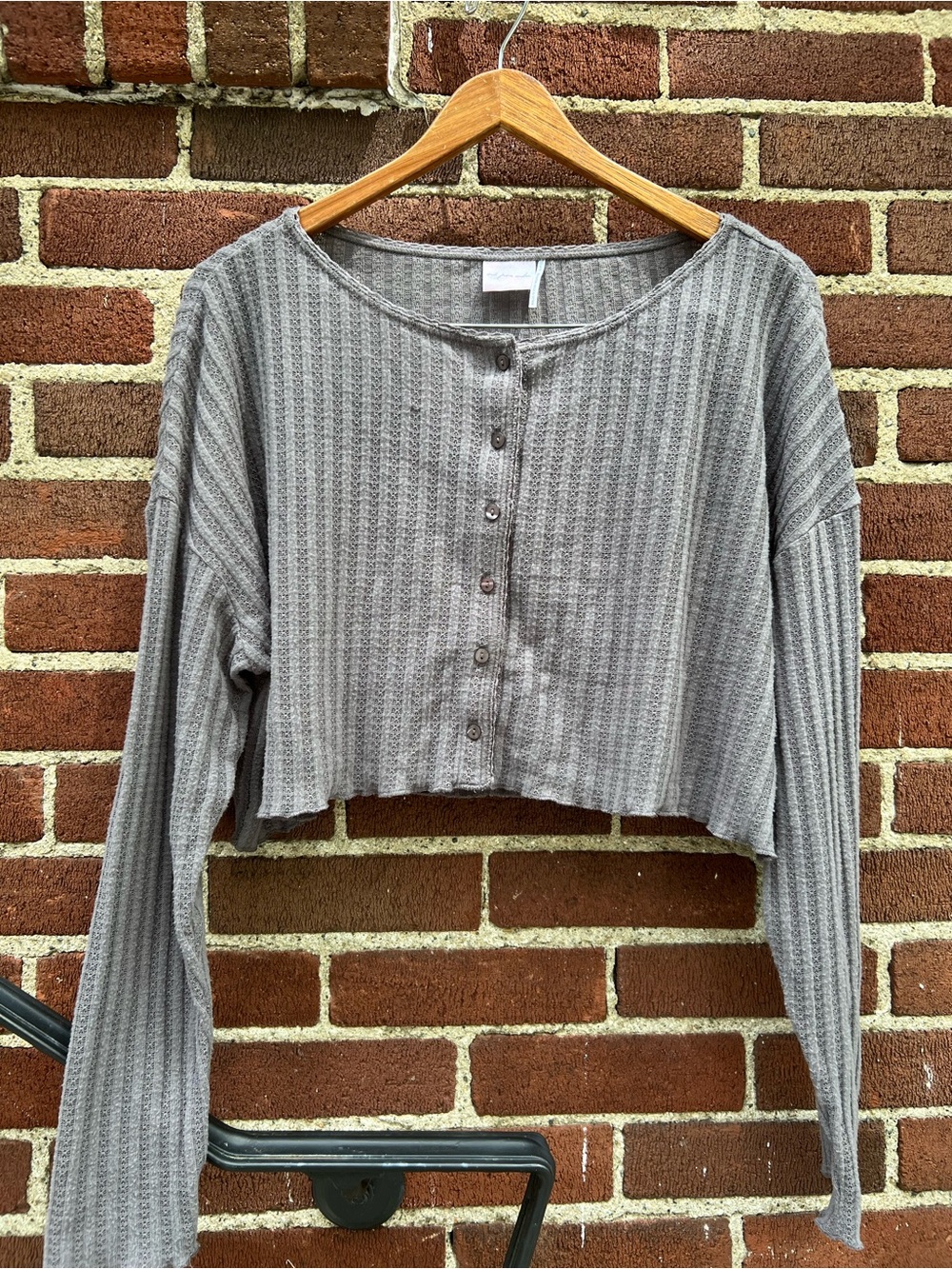 Urban Outfitters Cropped Ribbed Button-Front Top — Gray